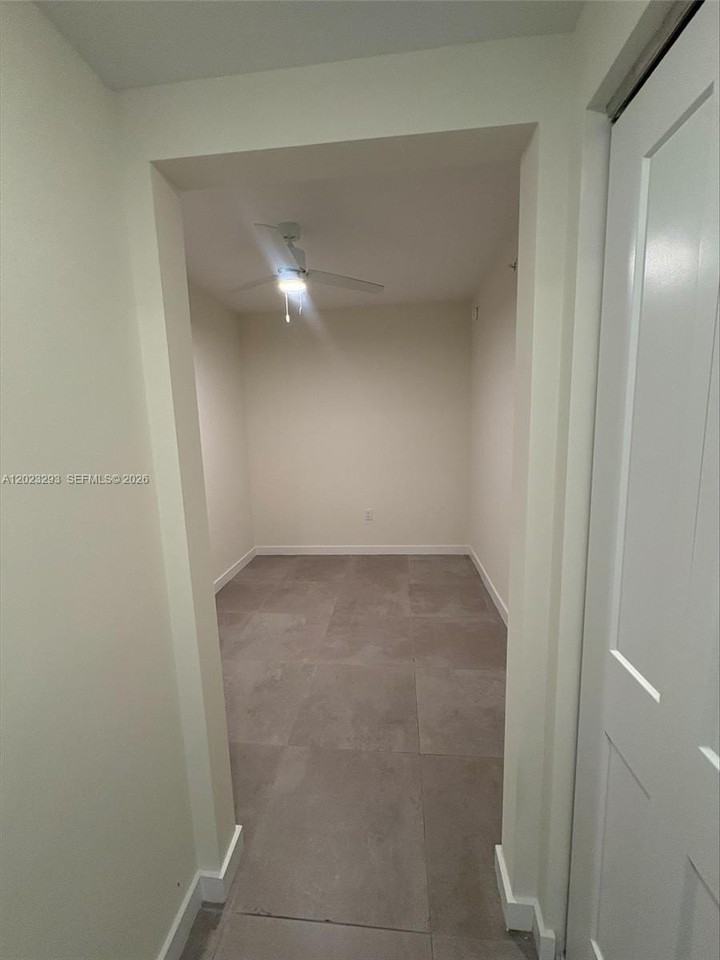 16395 Biscayne Blvd #1311 - Photo 6 of 47