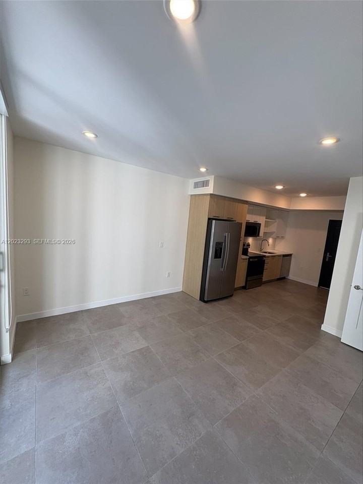 16395 Biscayne Blvd #1311 - Photo 7 of 47