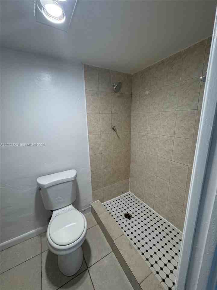 1643 Ne Miami Gardens Dr #121 - Photo 2 of 8