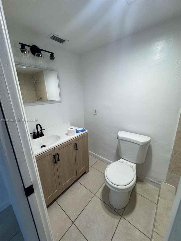 1643 Ne Miami Gardens Dr #121 - Photo 3 of 8