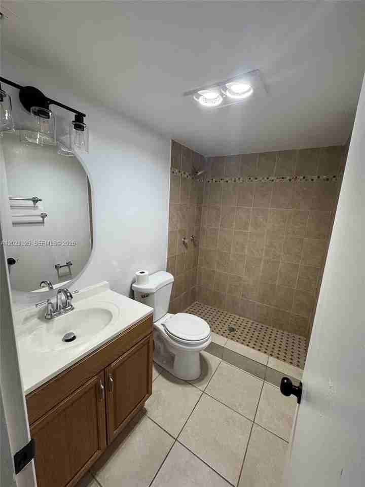 1643 Ne Miami Gardens Dr #121 - Photo 5 of 8