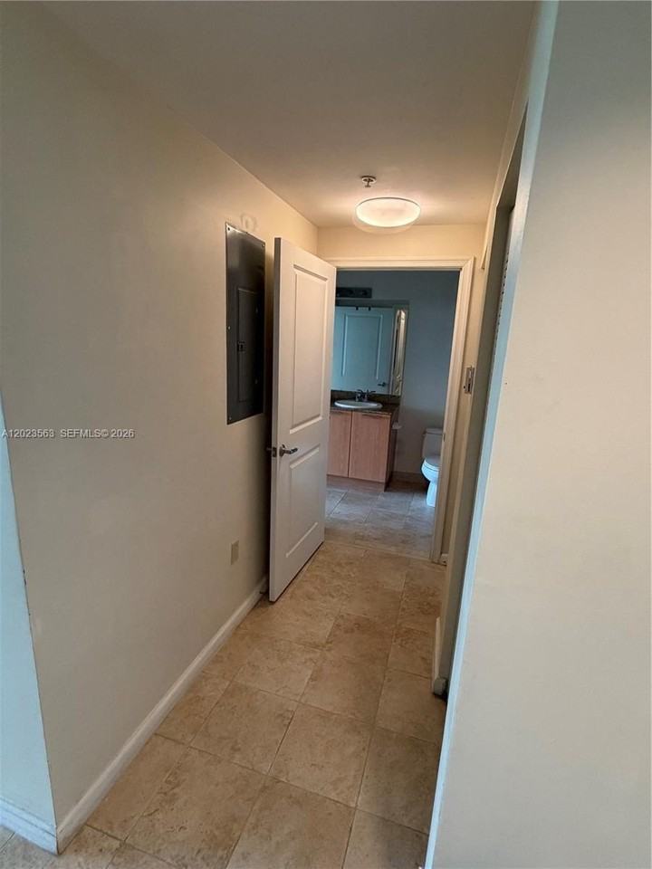 2021 Sw 3rd Ave #902 - Photo 7 of 14