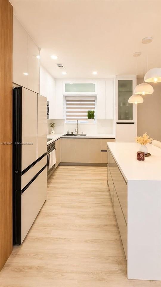 220 Se 32nd Ter - Photo 4 of 27