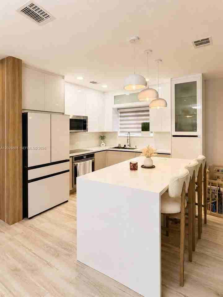 220 Se 32nd Ter - Photo 7 of 27