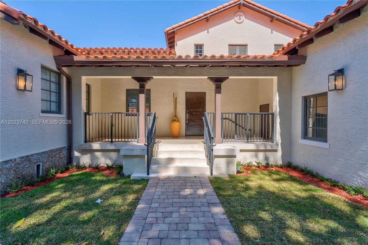 519 Alhambra Cir - Photo 7 of 50