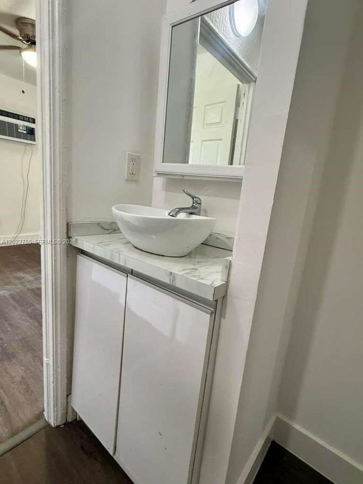 6026 Sw 27th St #1 - Photo 4 of 9