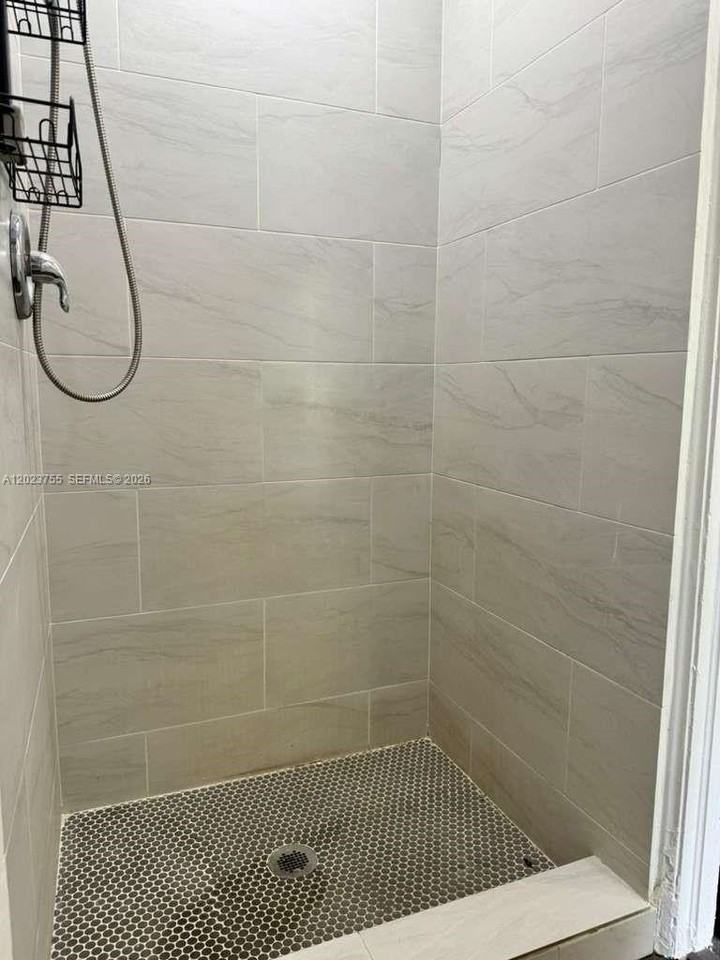 6026 Sw 27th St #1 - Photo 5 of 9