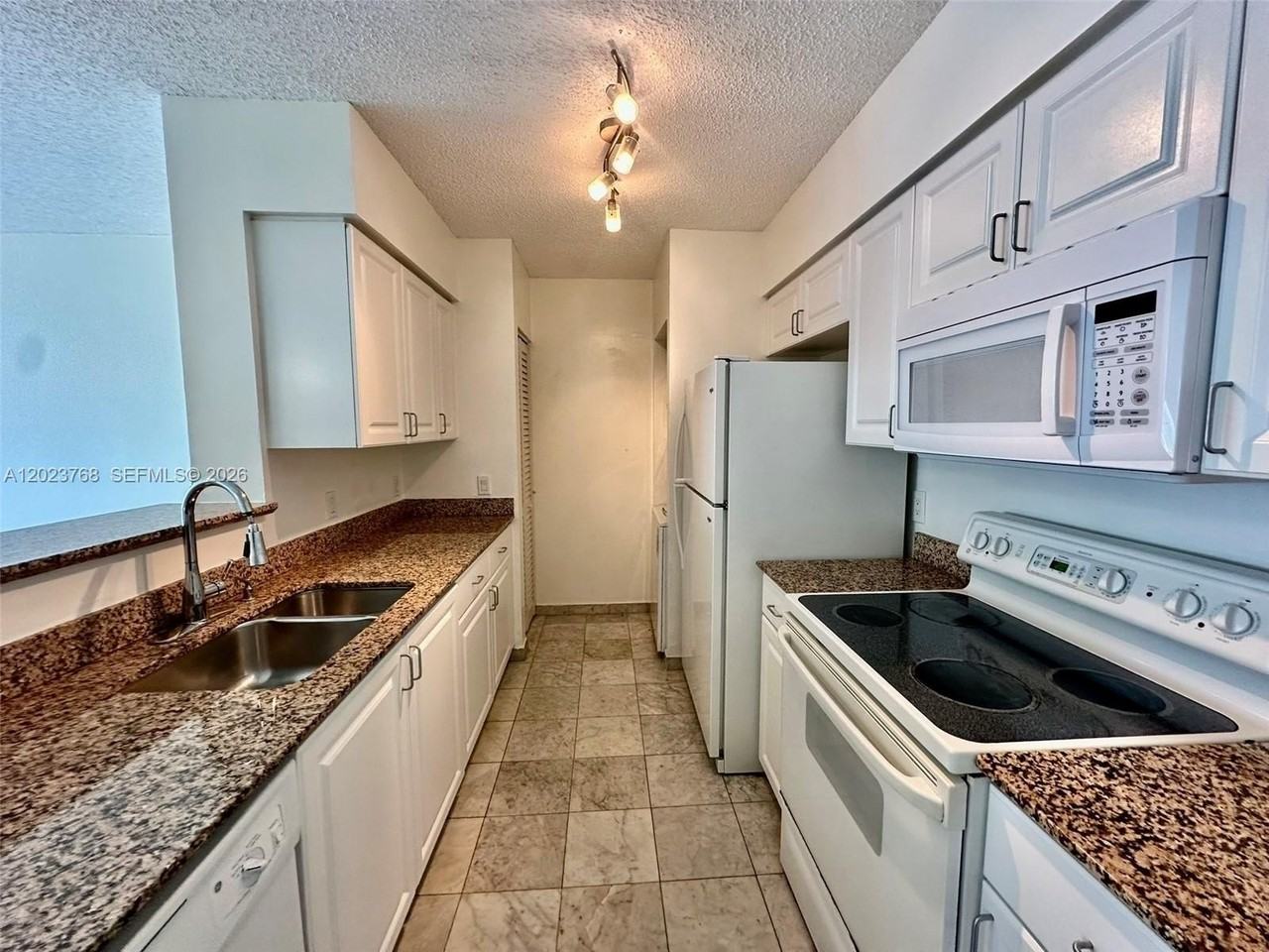 1155 Brickell Bay Dr #905