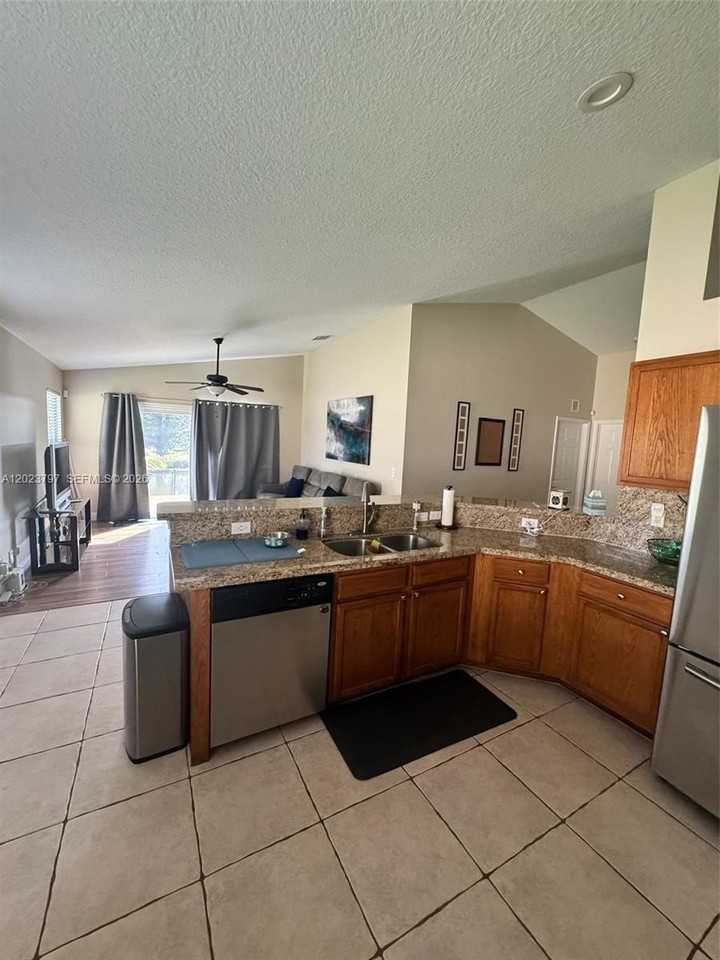 156 Preserve Dr #156 - Photo 7 of 18
