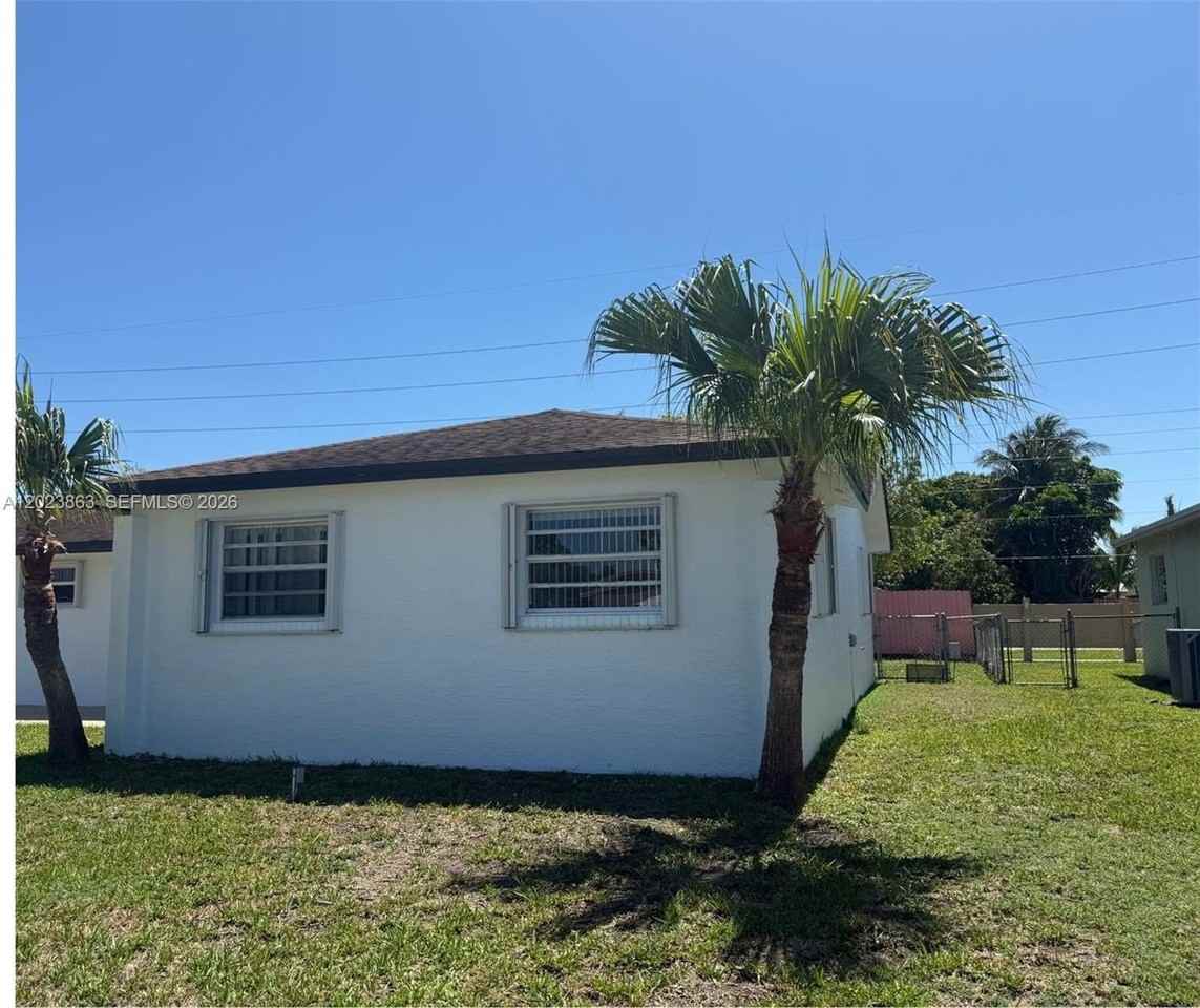 17035 Sw 107th Ct - Photo 2 of 22