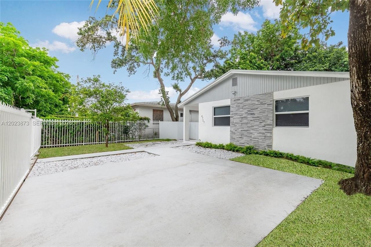 4727 Nw 5th Ave #4727 - Photo 2 of 27