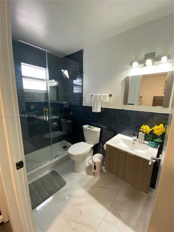 4727 Nw 5th Ave #4727 - Photo 6 of 27