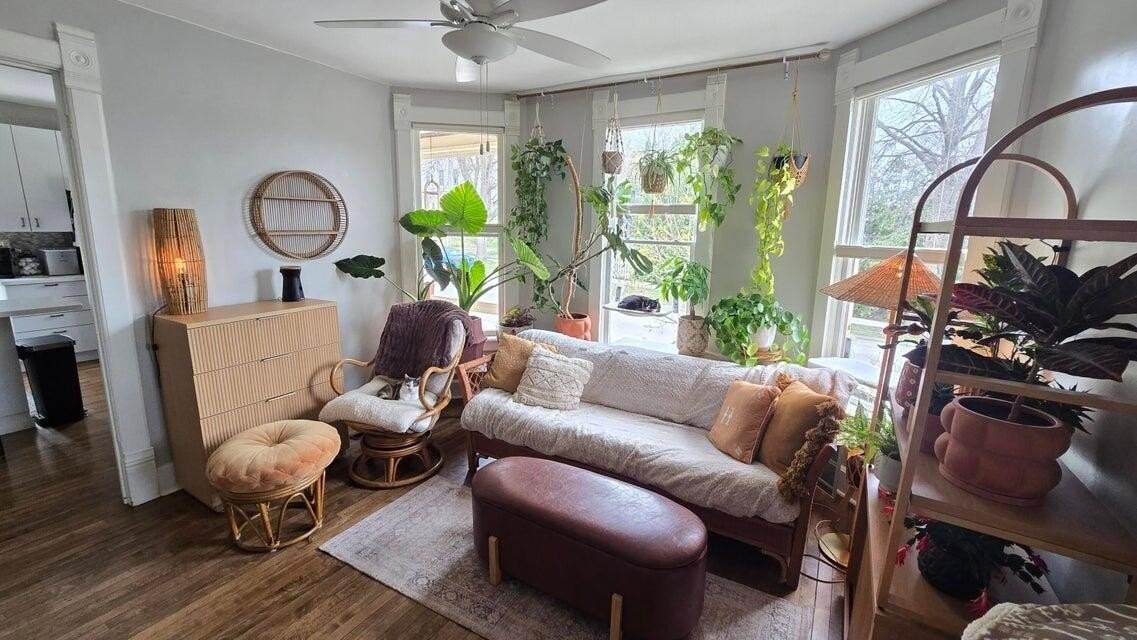 140 E Vine St - Photo 4 of 10