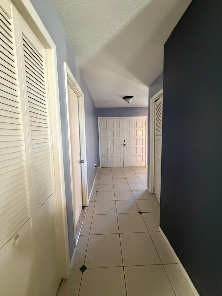 Inverness Dr - Photo 2 of 11