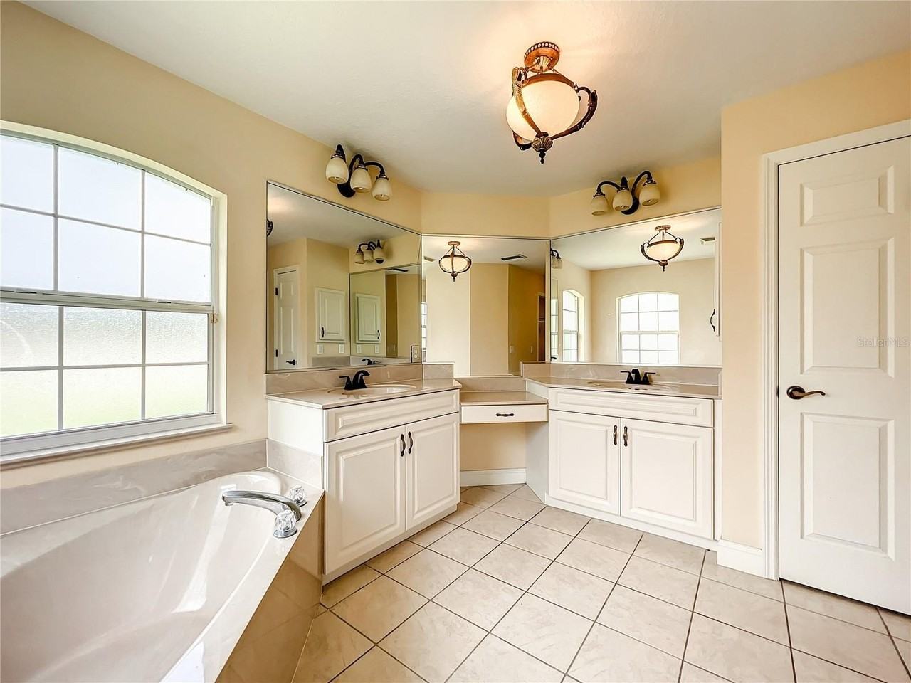 5203 Se 42nd Ct - Photo 3 of 44