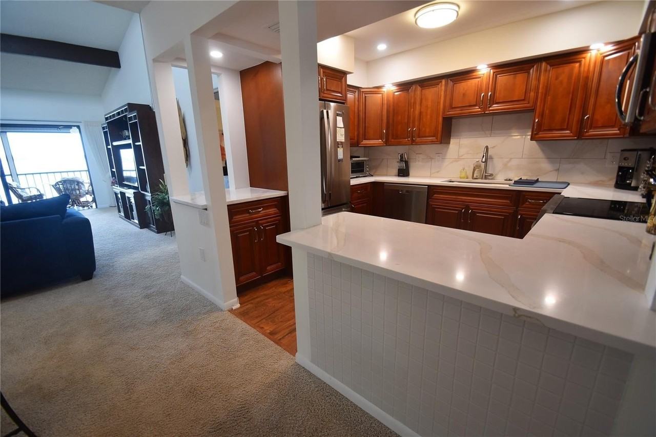 1503 Clower Creek Dr - Photo 4 of 40