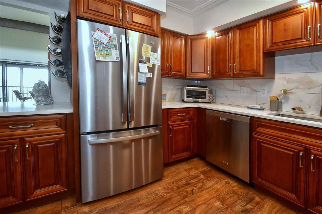 1503 Clower Creek Dr - Photo 5 of 40