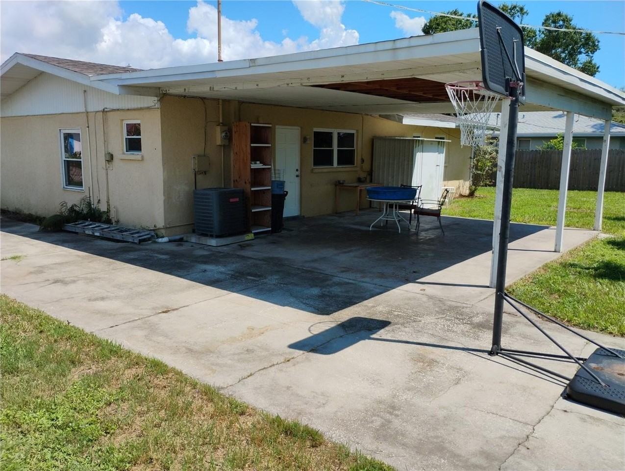1778 Elm Dr - Photo 3 of 27