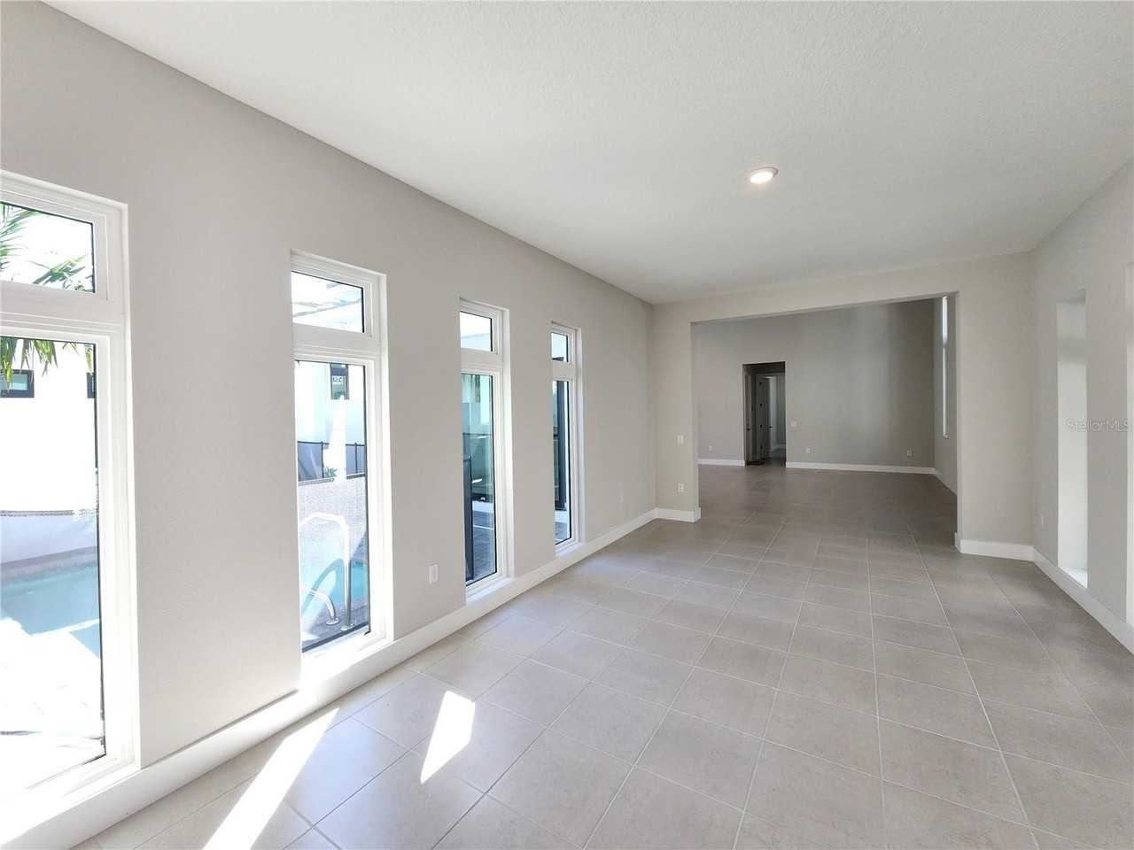 6406 Turtle Grass Dr - Photo 7 of 31