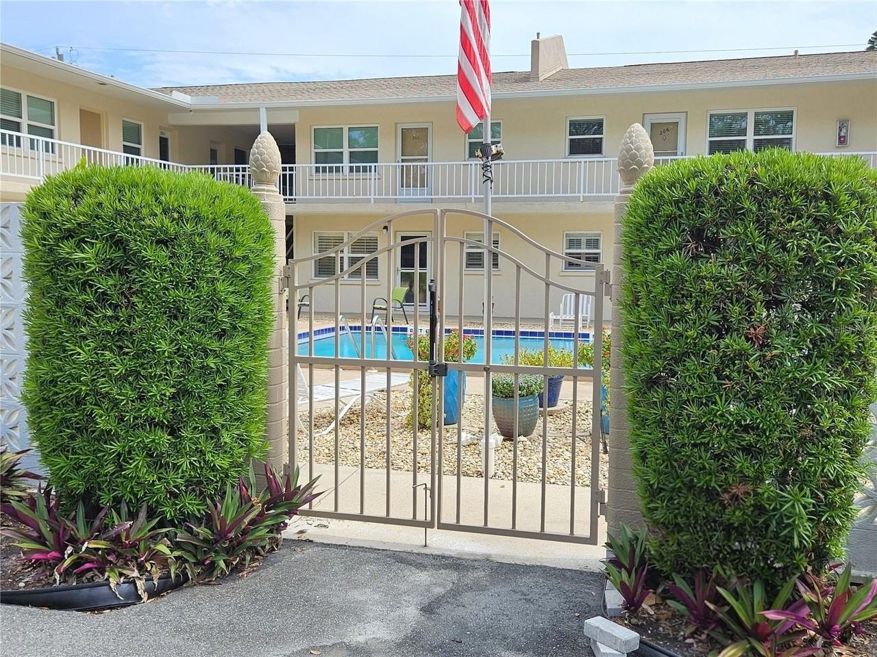 509 W Venice Ave #102 - Photo 4 of 25