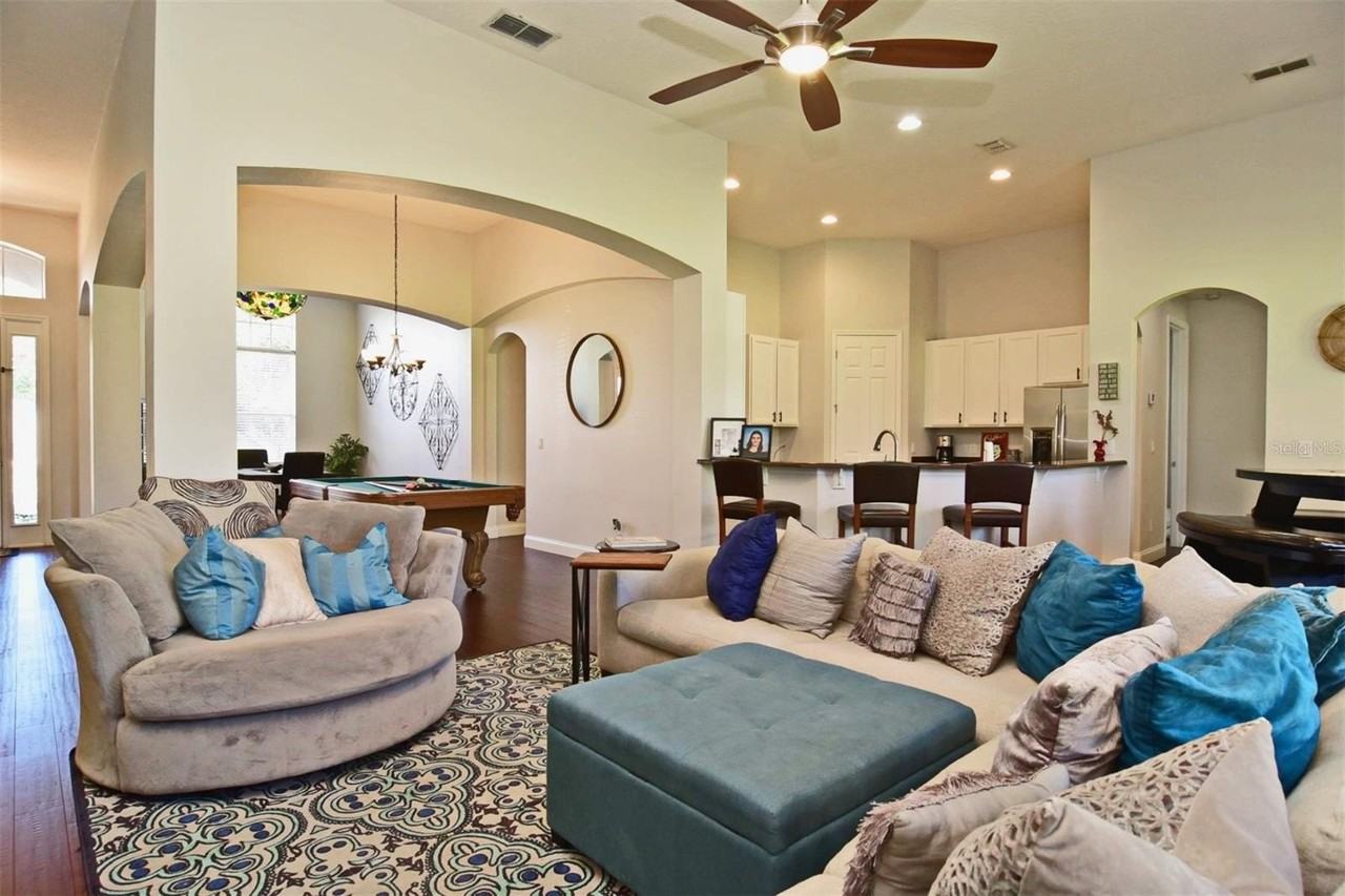 6173 Hedgesparrows Ln - Photo 4 of 42