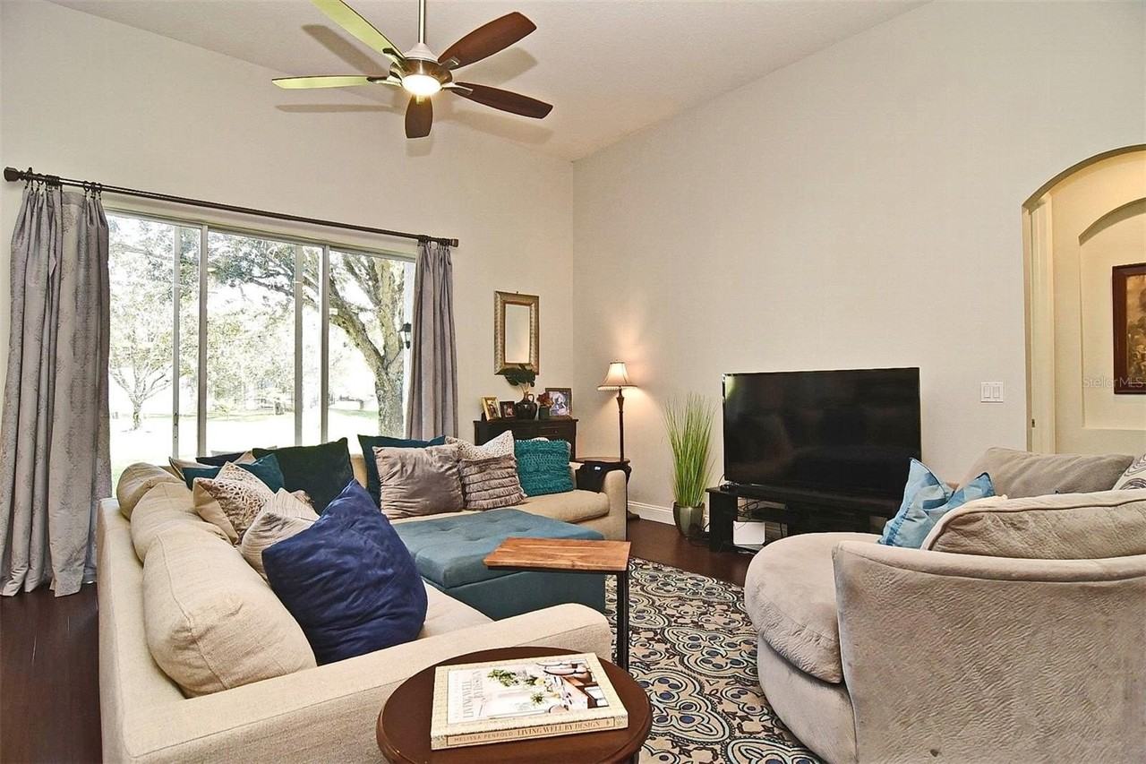 6173 Hedgesparrows Ln - Photo 5 of 42