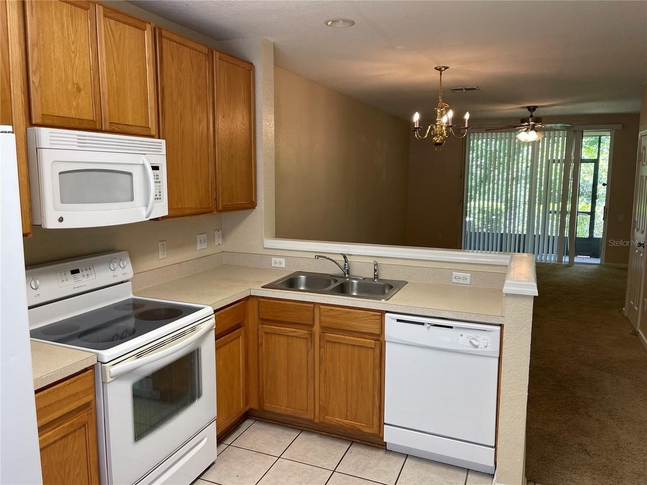796 Shropshire Loop - Photo 4 of 15