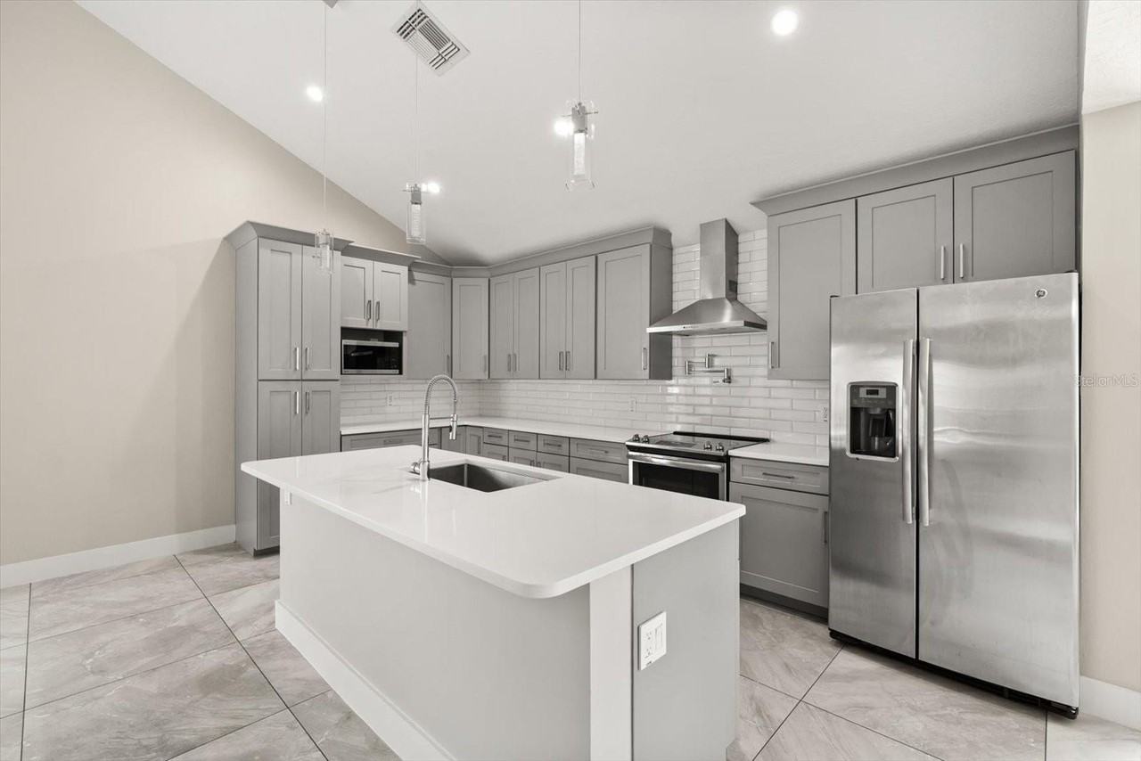 1509 Red Oak Ct - Photo 3 of 21