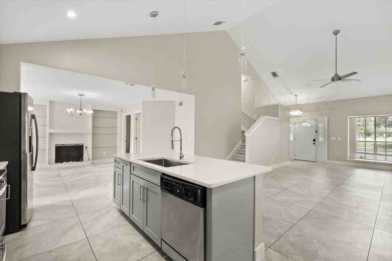 1509 Red Oak Ct - Photo 4 of 21