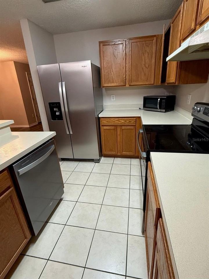 4104 Winding River Way - Photo 4 of 29