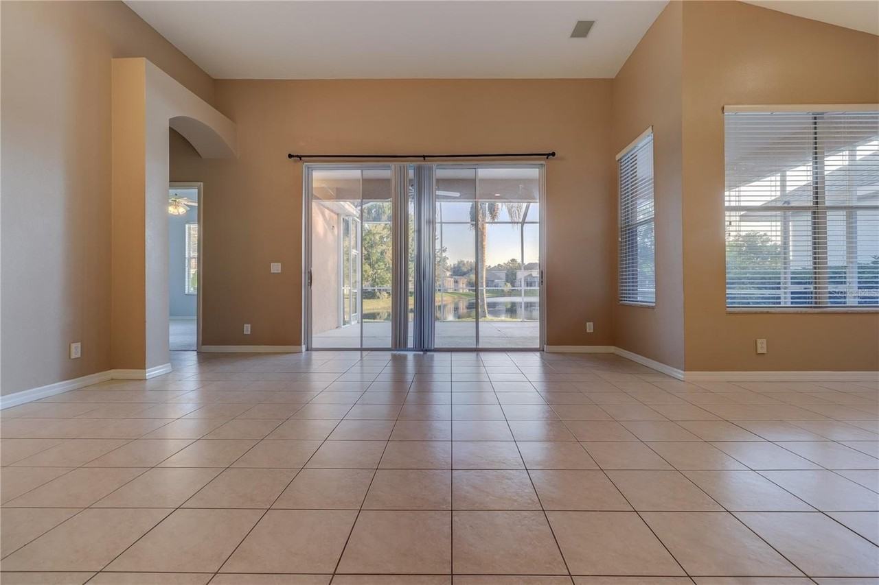 10215 Evergreen Hill Dr - Photo 6 of 50