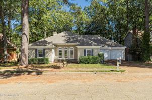 featured image of 1046 Newland St