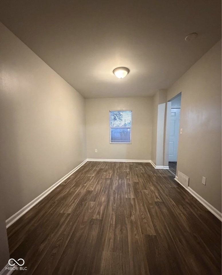 8 S Bradley Ave - Photo 4 of 7
