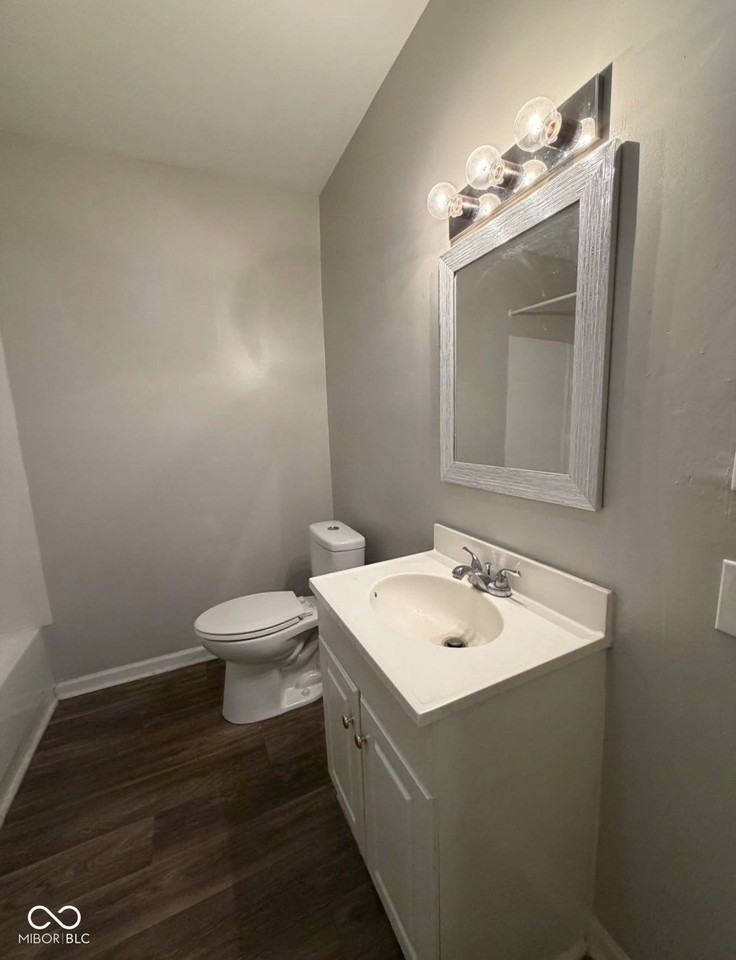 8 S Bradley Ave - Photo 6 of 7