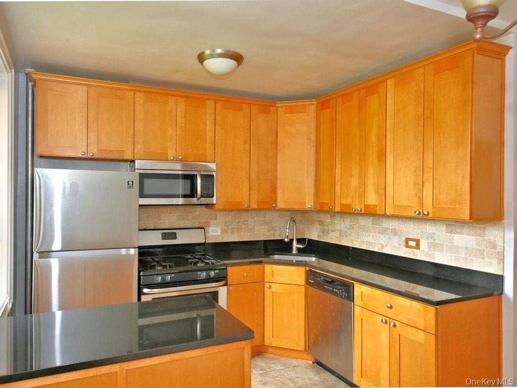 314 Larchmont Acres Apt C #4C - Photo 2 of 9