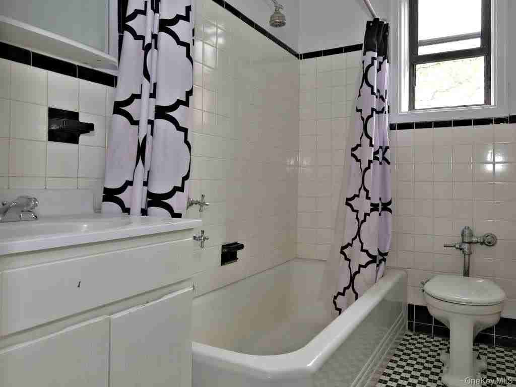 314 Larchmont Acres Apt C #4C - Photo 6 of 9