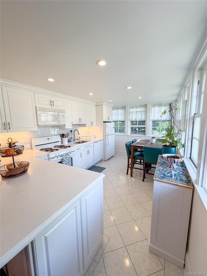 43 W Neck Rd #1 - Photo 6 of 12