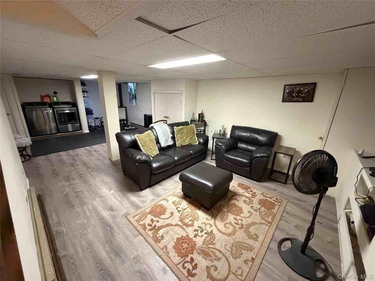 23 Hawthorn Ct - Photo 4 of 15
