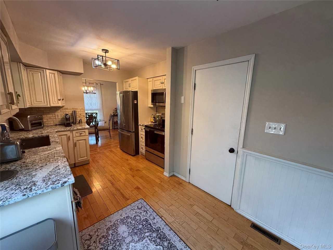 23 Hawthorn Ct - Photo 6 of 15