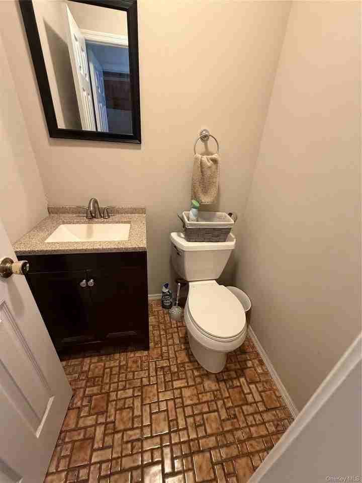 23 Hawthorn Ct - Photo 7 of 15
