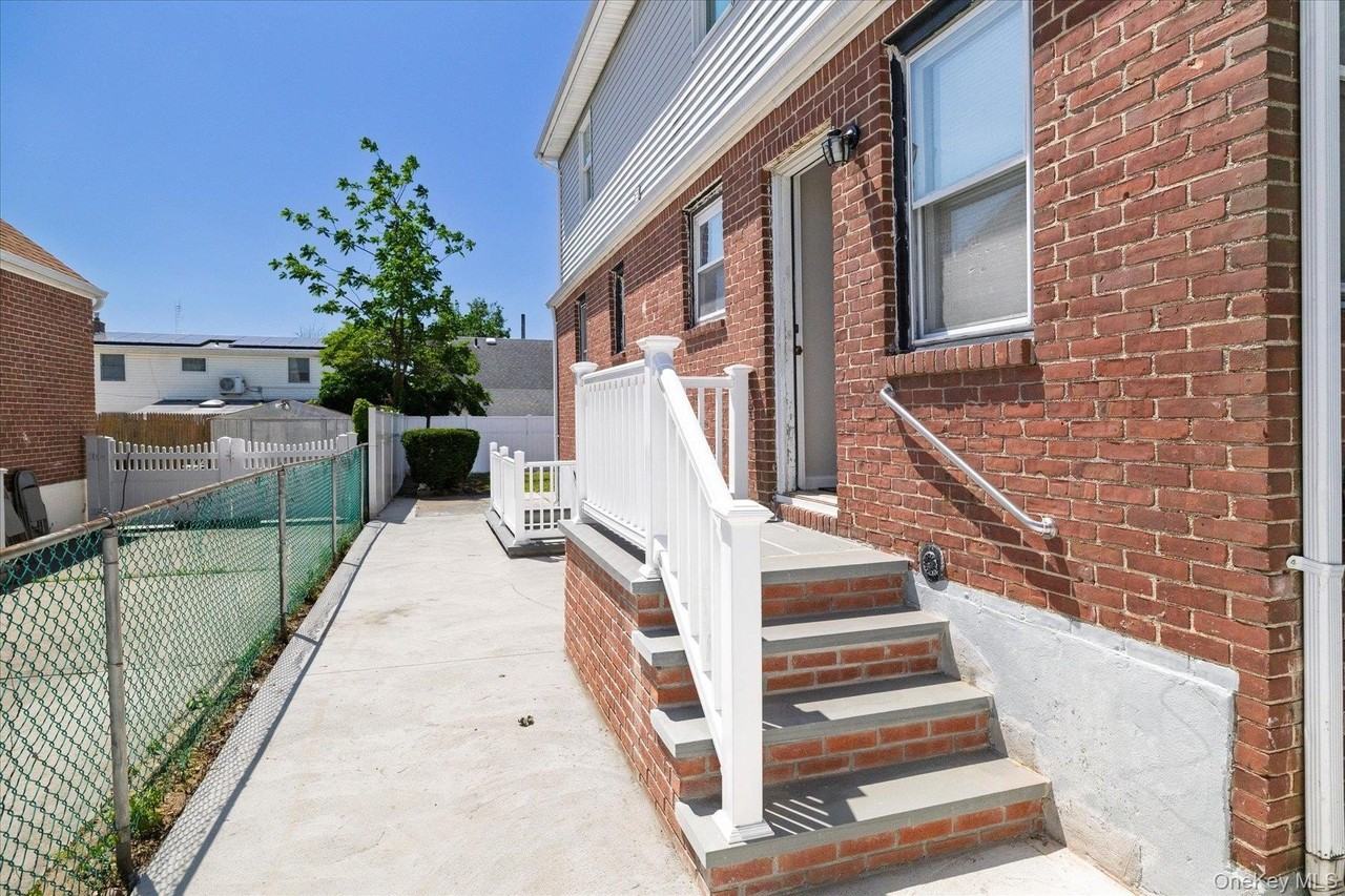 191 Raff Ave - Photo 4 of 25