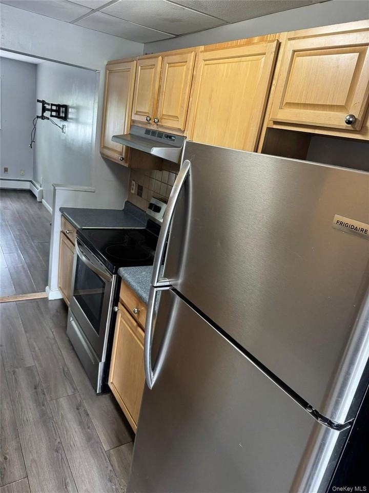 60 Sarah Ln - Photo 5 of 8