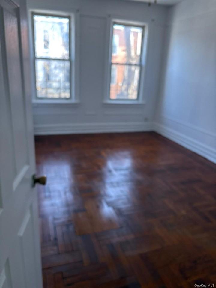 646 Commonwealth Ave - Photo 4 of 11