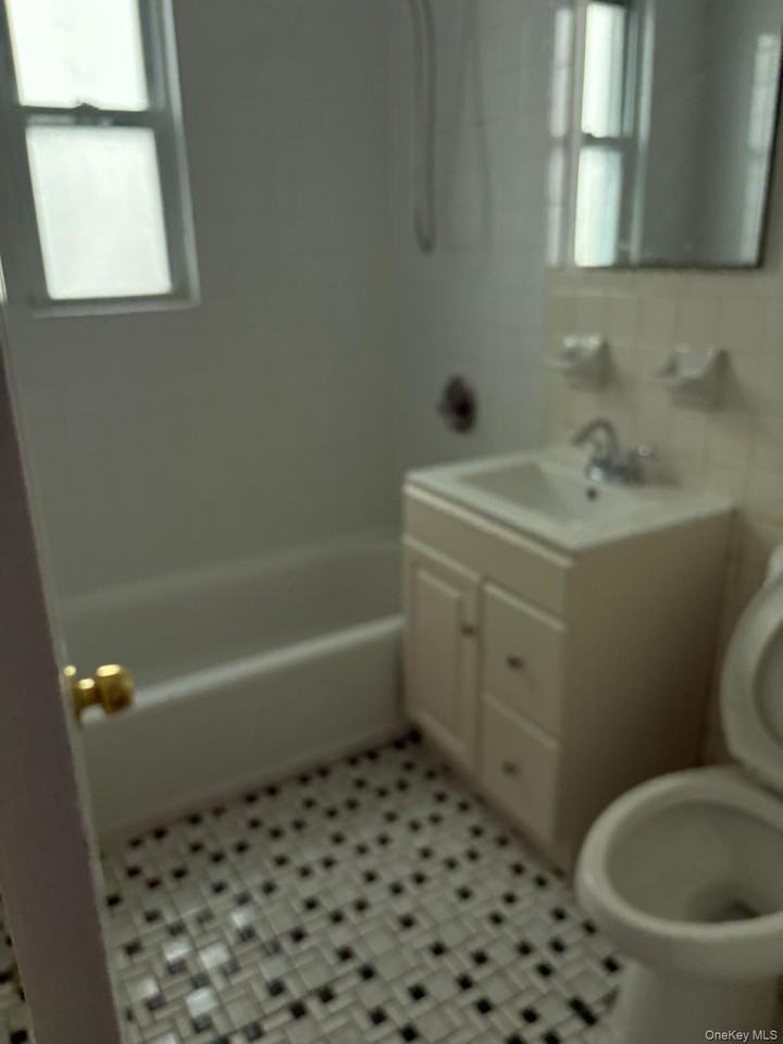 646 Commonwealth Ave - Photo 6 of 11