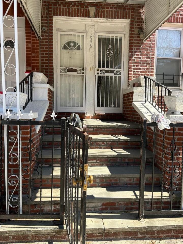 646 Commonwealth Ave