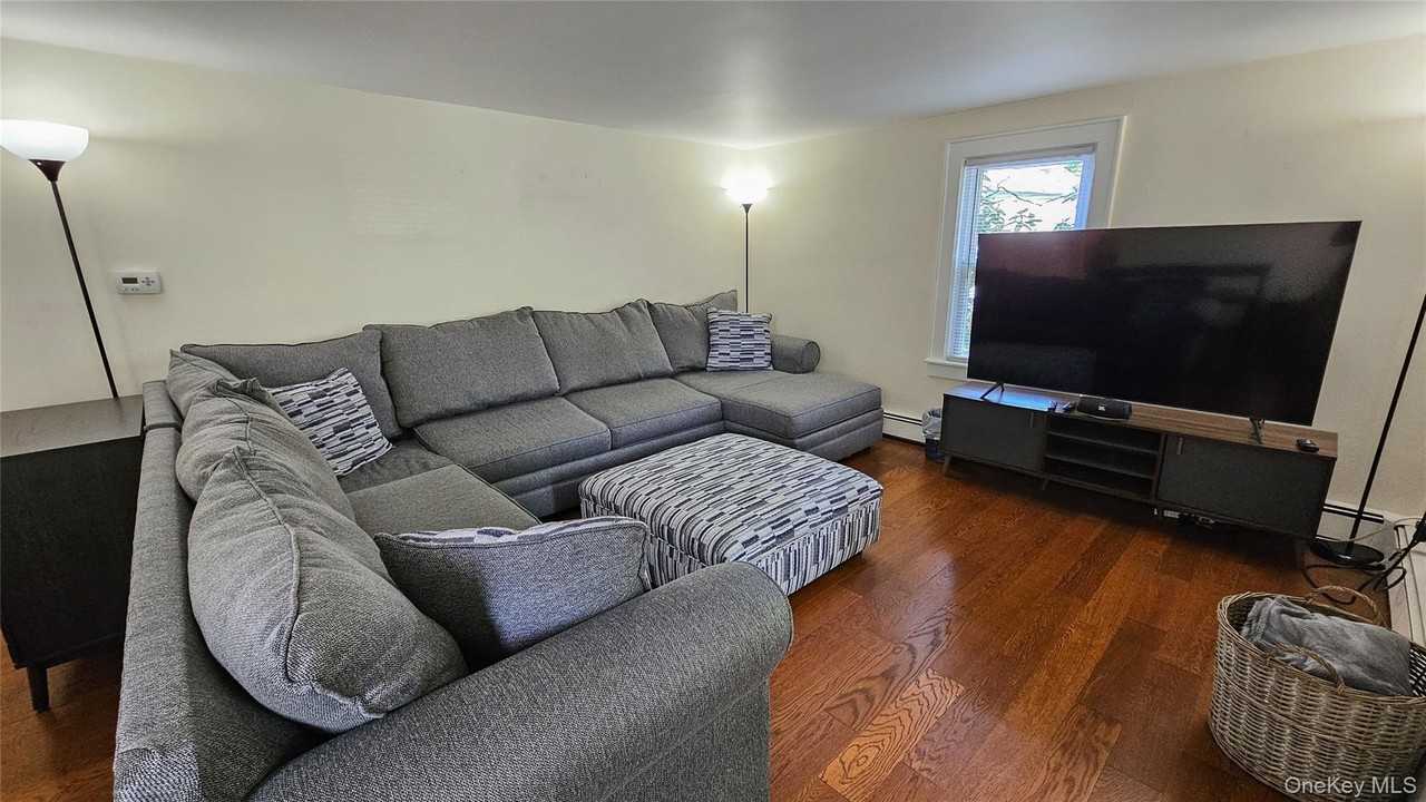2 Murray Ave - Photo 2 of 8
