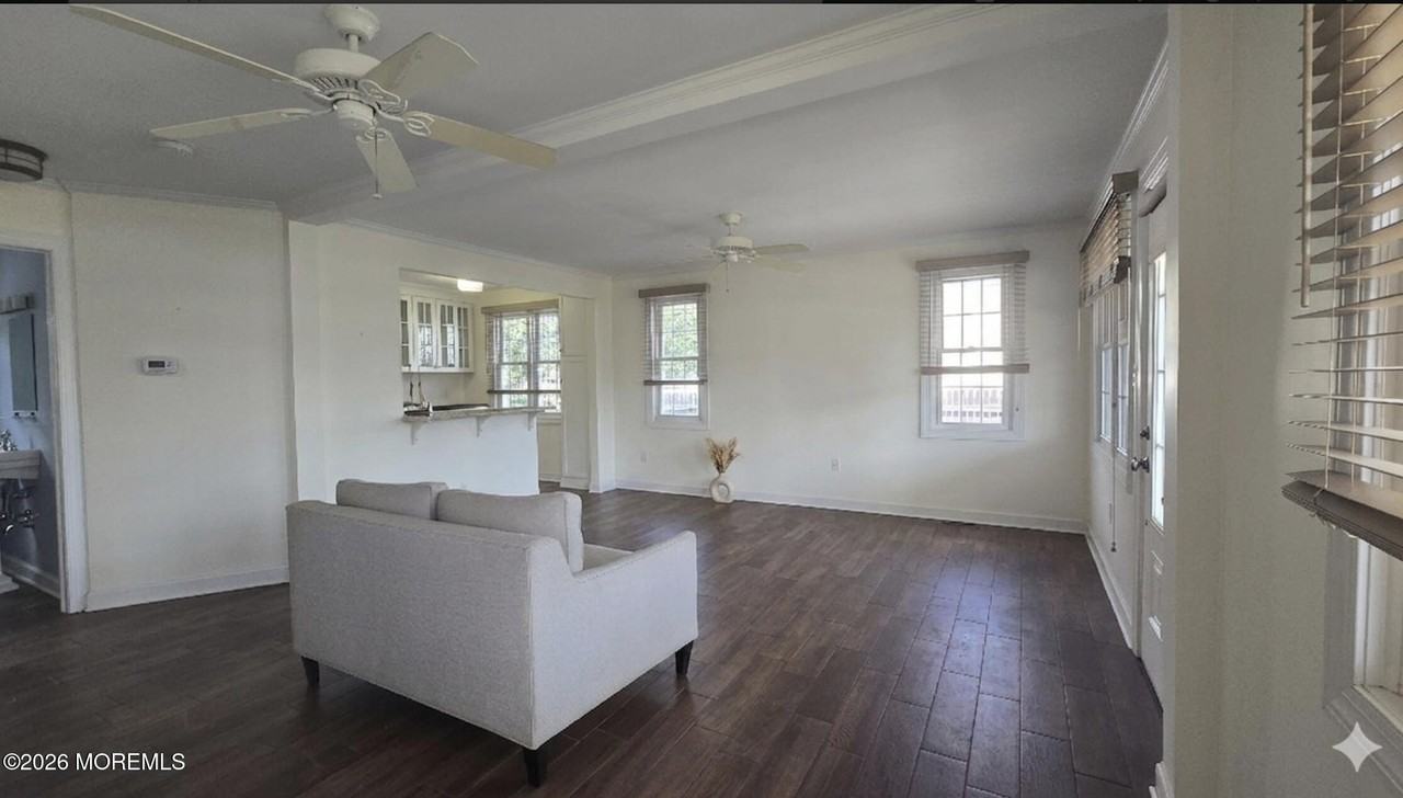 113 Kerr Ave - Photo 4 of 11