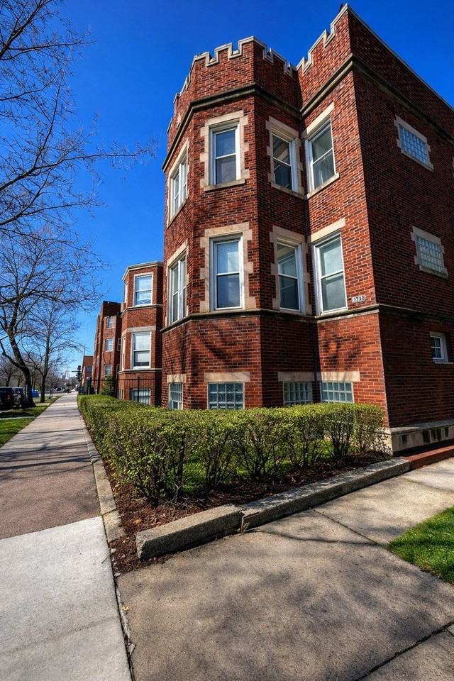 1740 W Garfield Blvd #1 - Photo 2 of 22