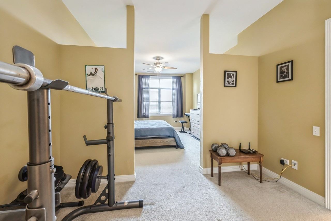 950 W Huron St #402 - Photo 6 of 11