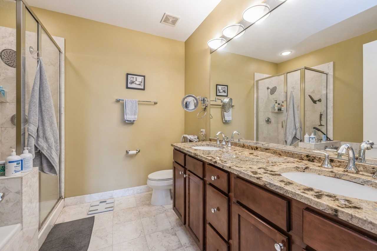 950 W Huron St #402 - Photo 7 of 11